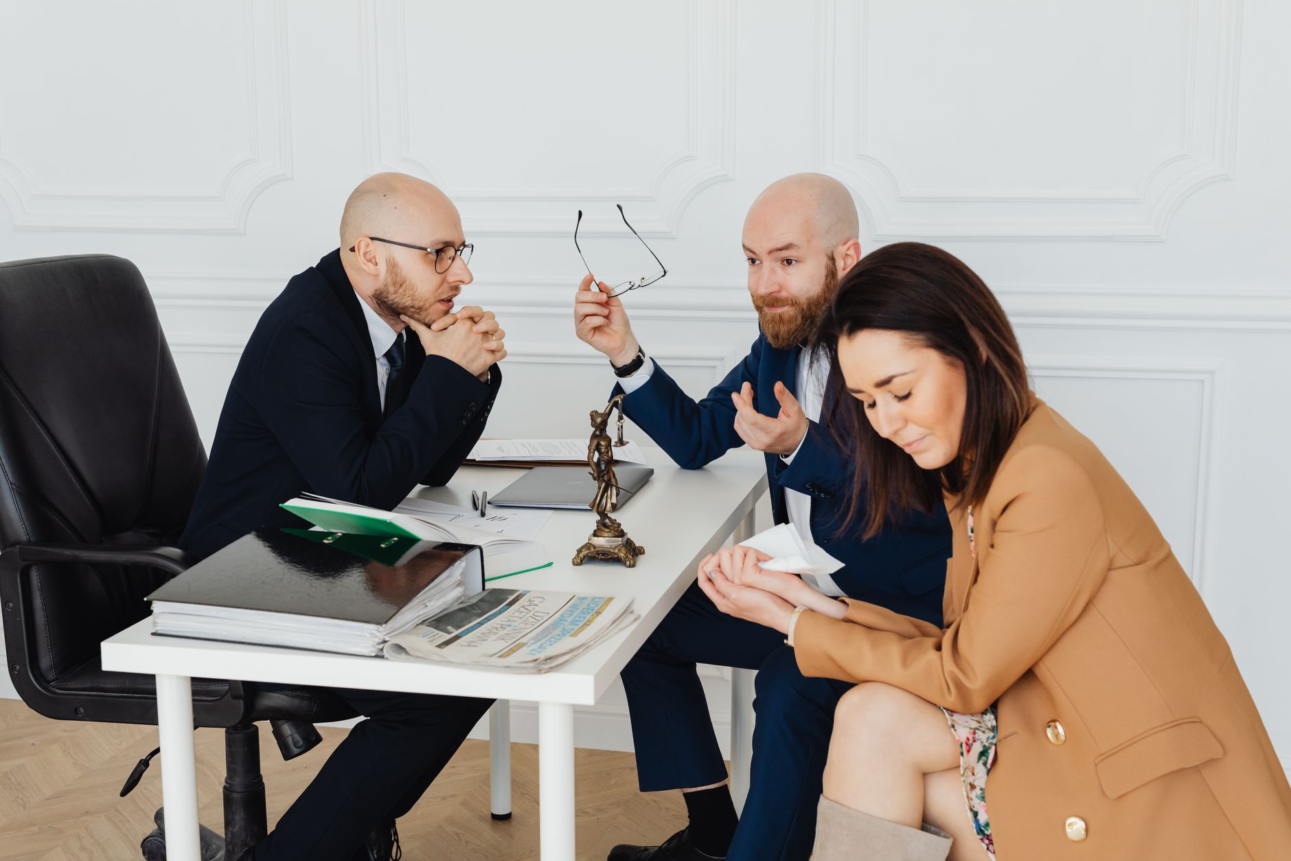 family mediator portrait in office